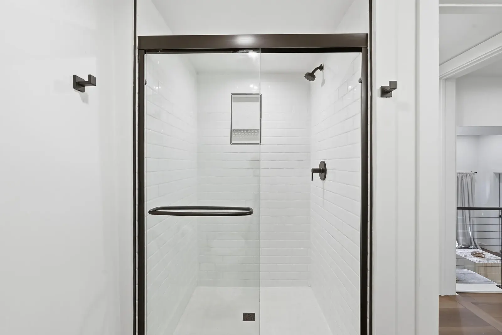 Bedrooms & bathrooms