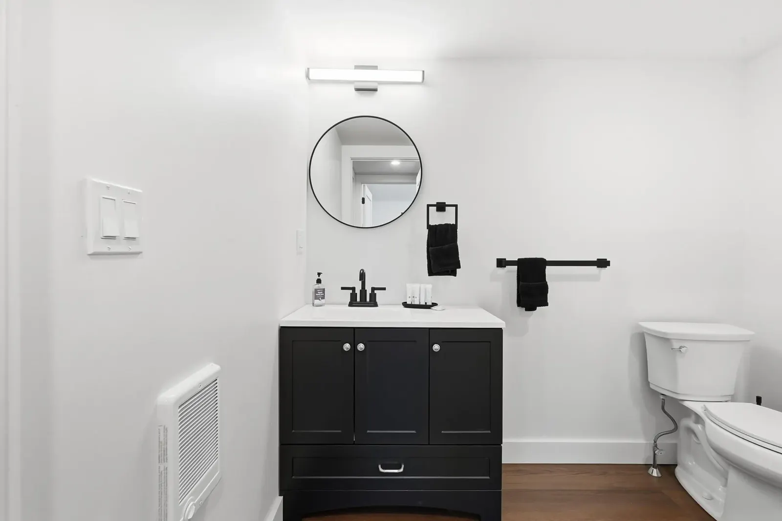 Bedrooms & bathrooms