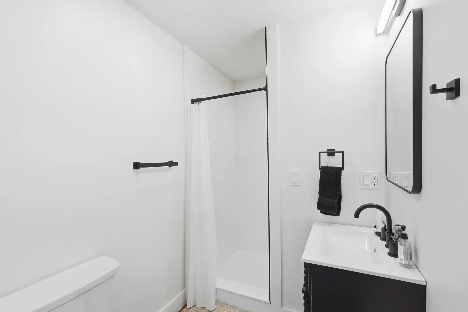 Bedrooms & bathrooms