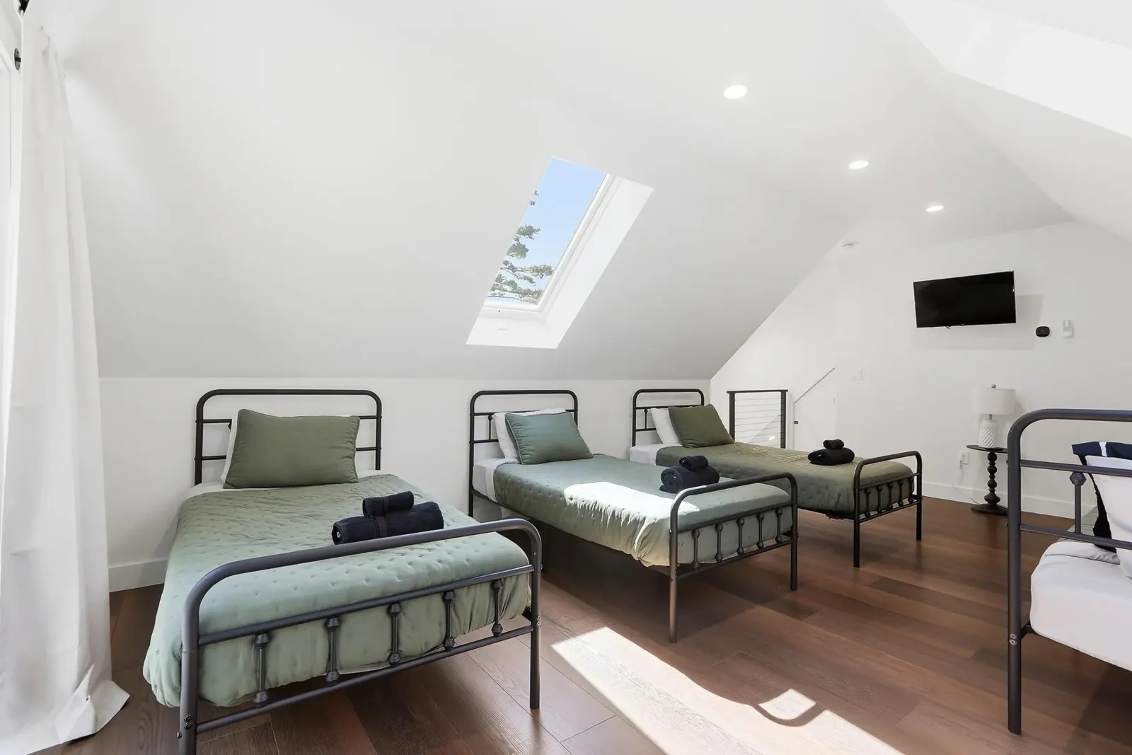 Bedrooms & bathrooms
